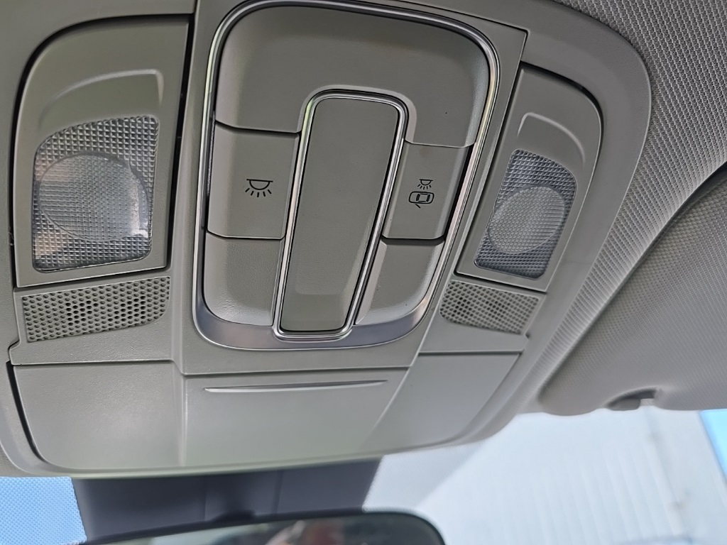 2019 Hyundai Santa Fe SE photo 21