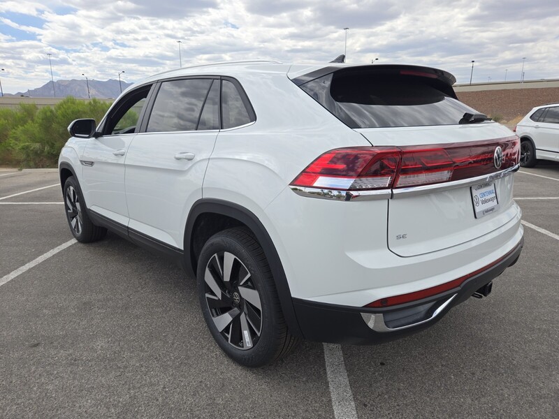 2025 Volkswagen Atlas Cross Sport SE Technology photo 3