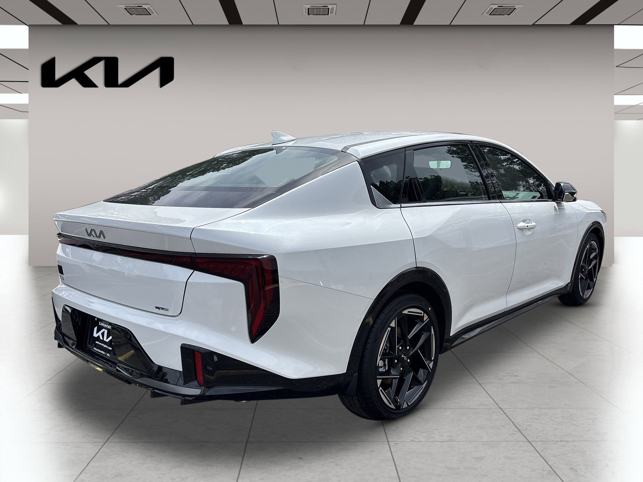 2025 Kia K4 GT-Line photo 3
