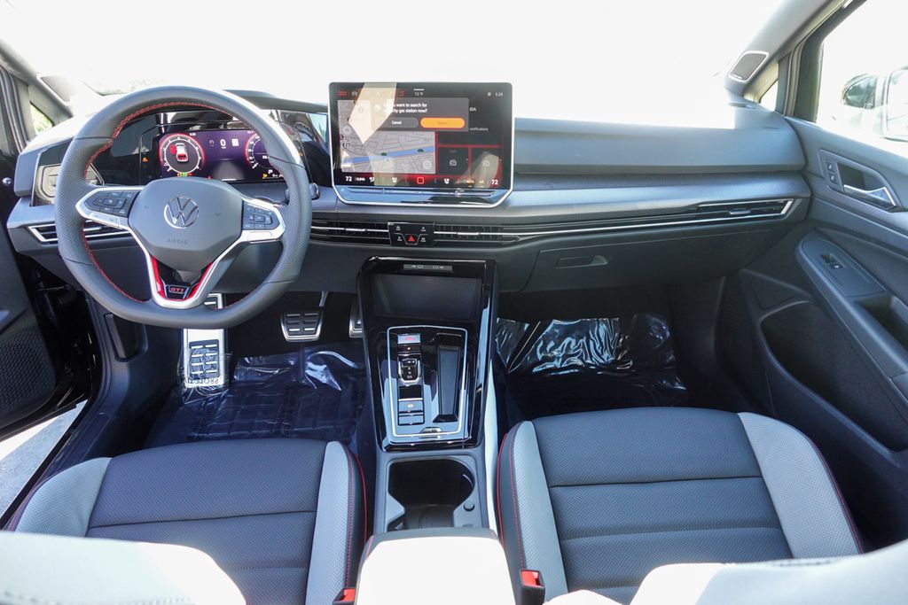 2025 Volkswagen Golf GTI Autobahn photo 18