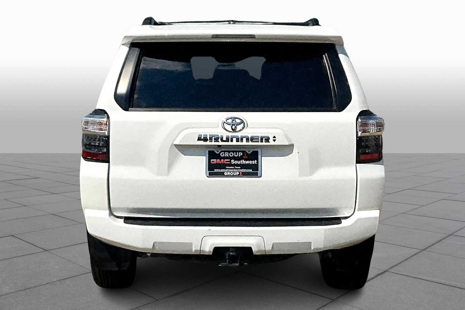2023 Toyota 4Runner SR5 photo 4