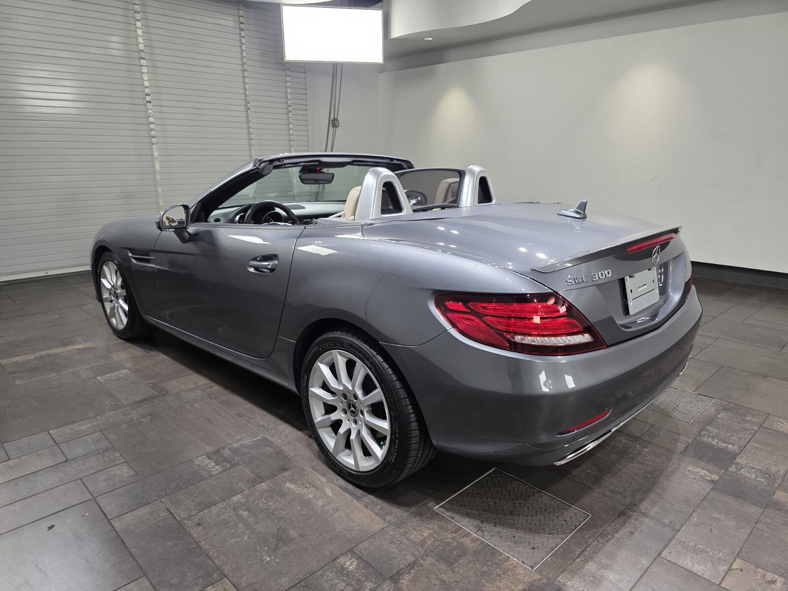 2018 Mercedes Benz SLC 300 photo 4