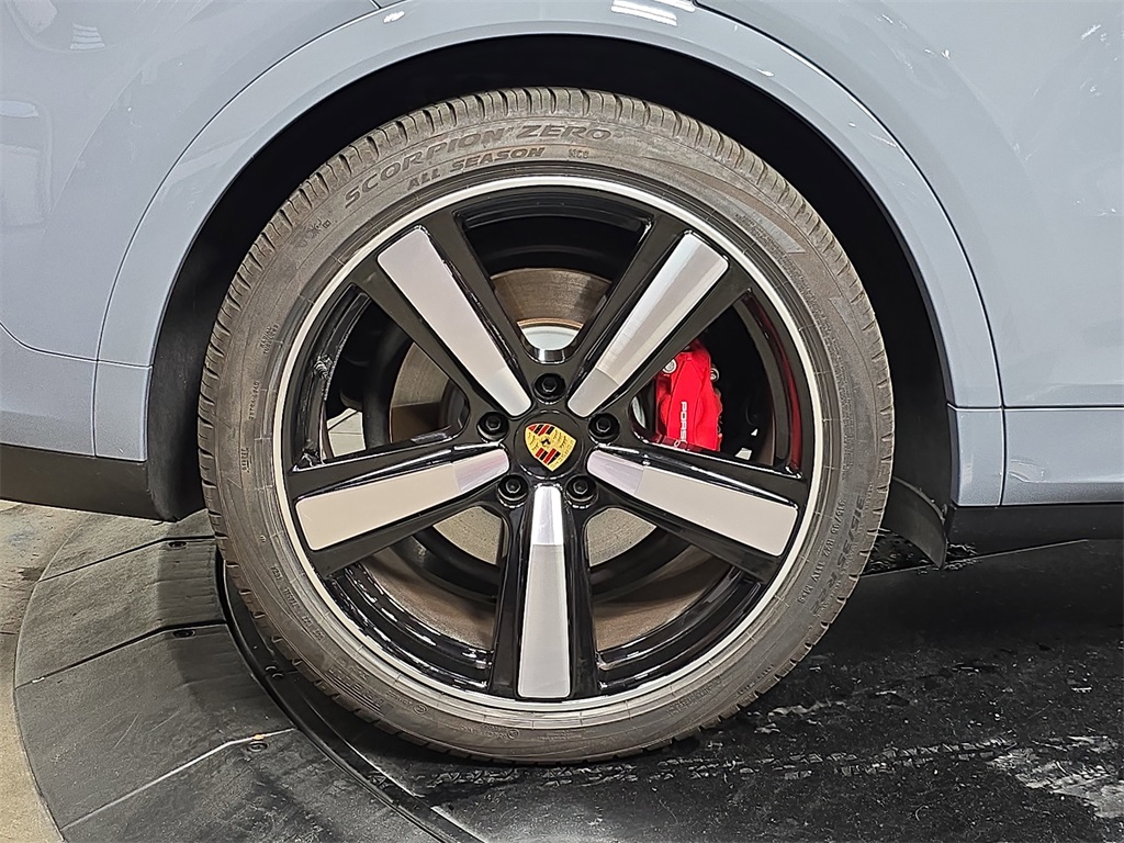 2024 Porsche Cayenne E-Hybrid S photo 27