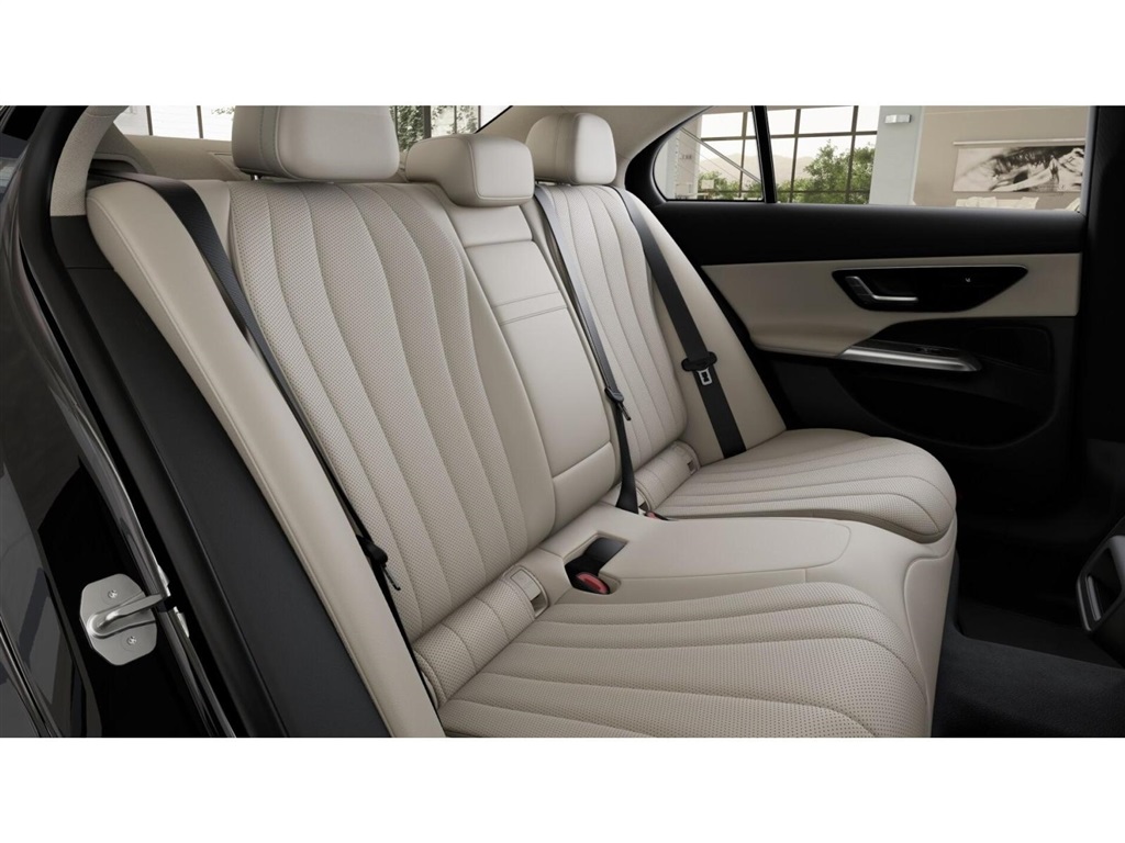2025 Mercedes Benz E 350 4MATIC Sedan photo 5