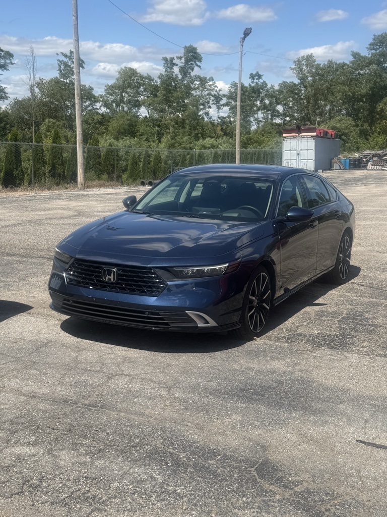 2025 Honda Accord Hybrid Touring photo 2