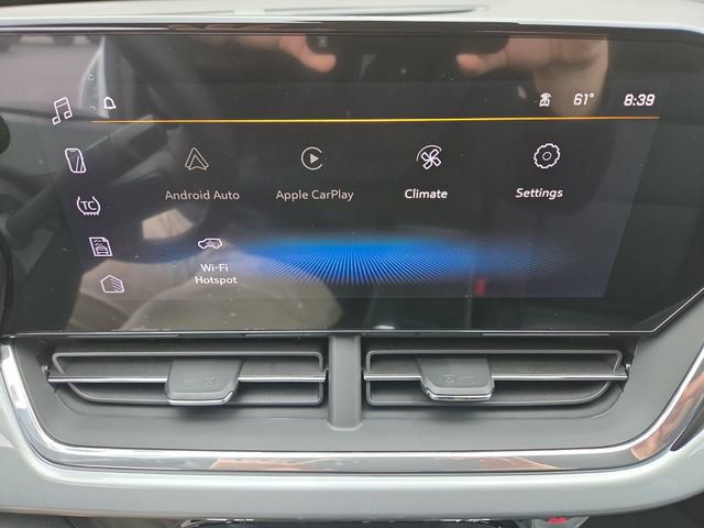 2025 Chevrolet Trax LT photo 18