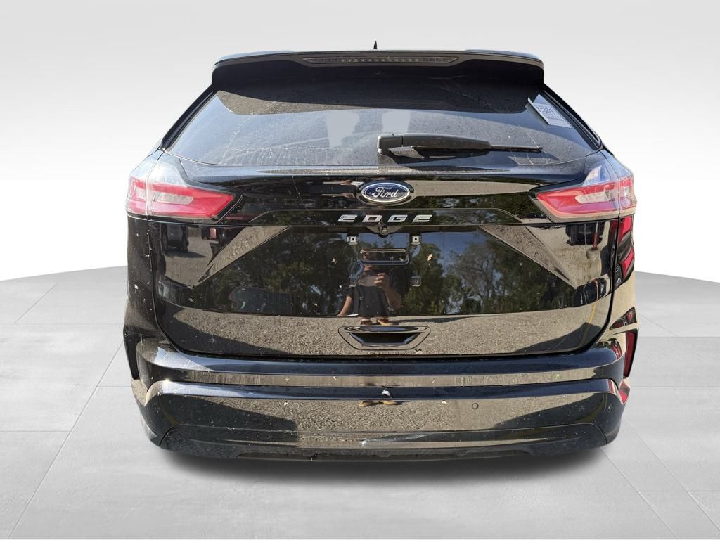 2022 Ford Edge ST photo 3