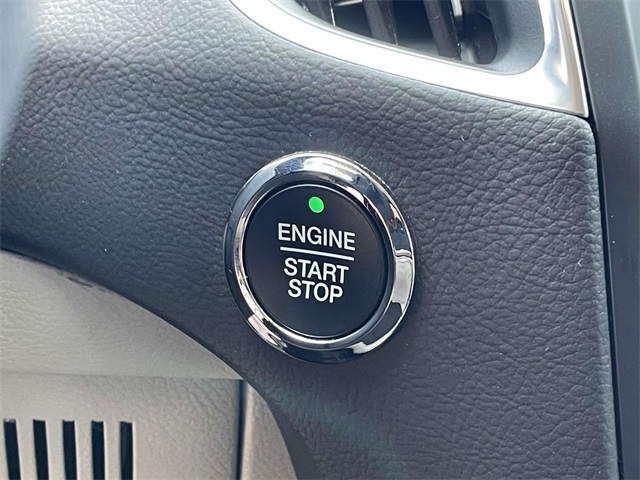2024 Ford Edge Titanium photo 16