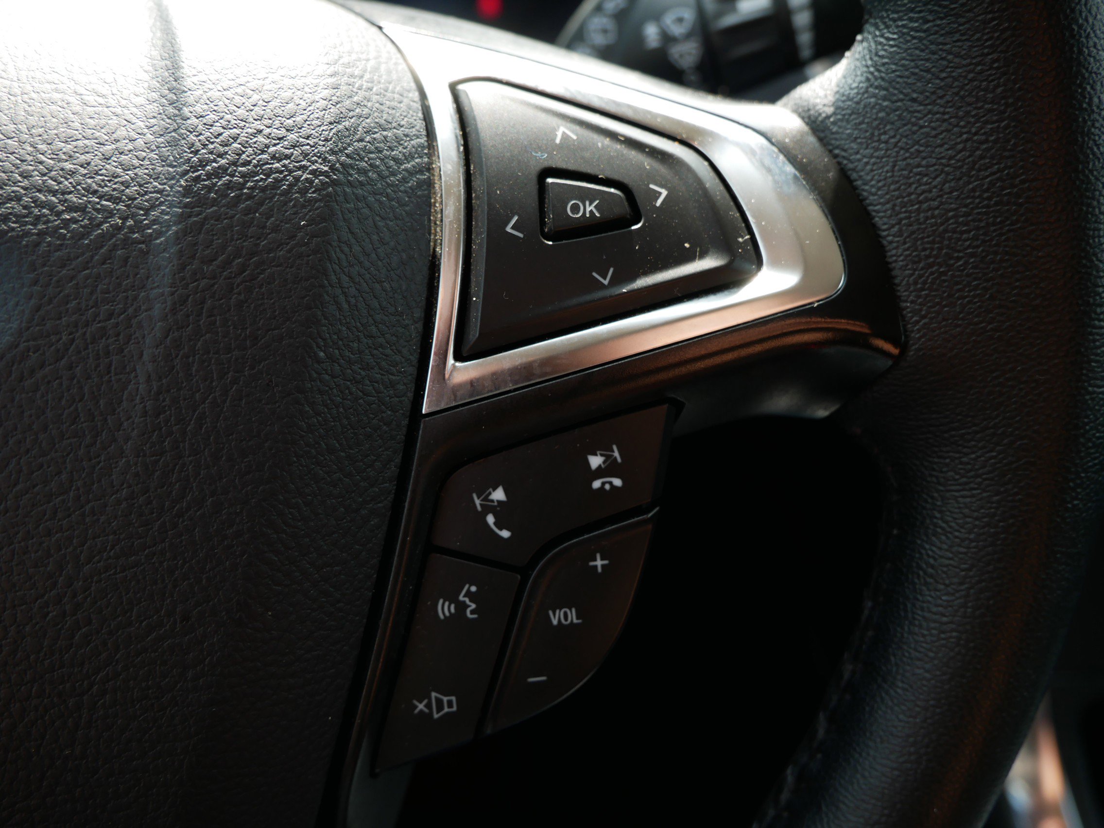 2024 Ford Edge Titanium photo 20