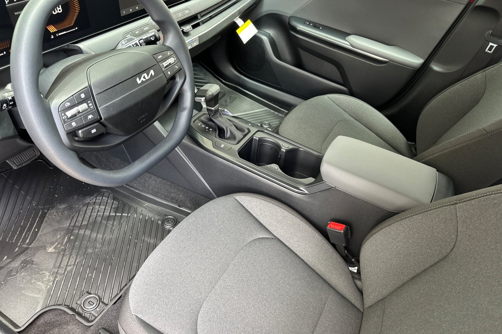 2025 Kia K4 LXS photo 6