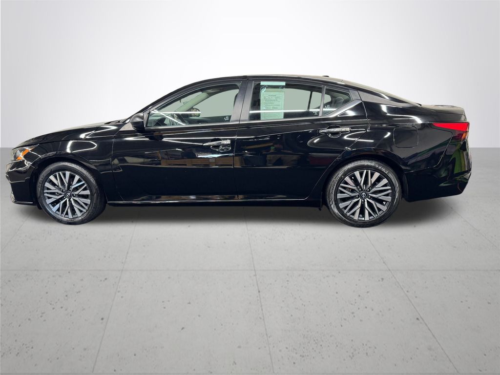 2024 Nissan Altima 2.5 SV photo 3