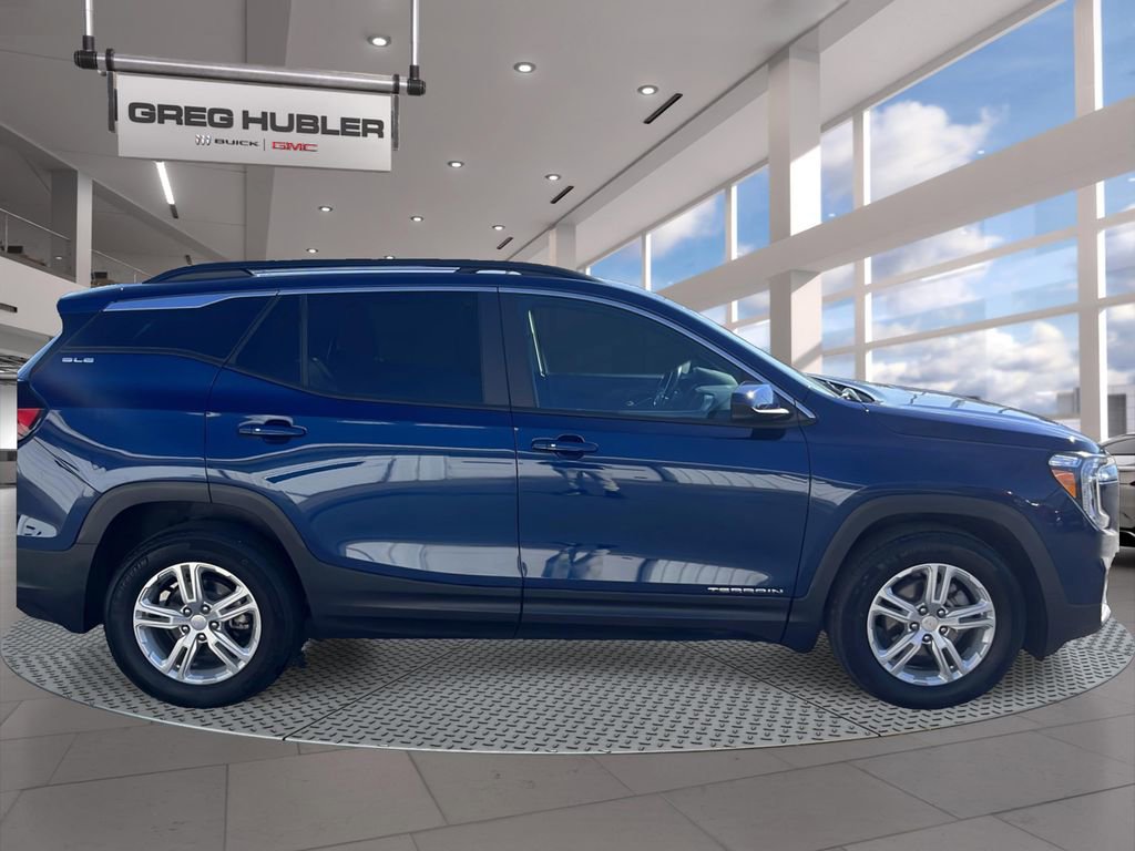 2022 Gmc Terrain SLE photo 2