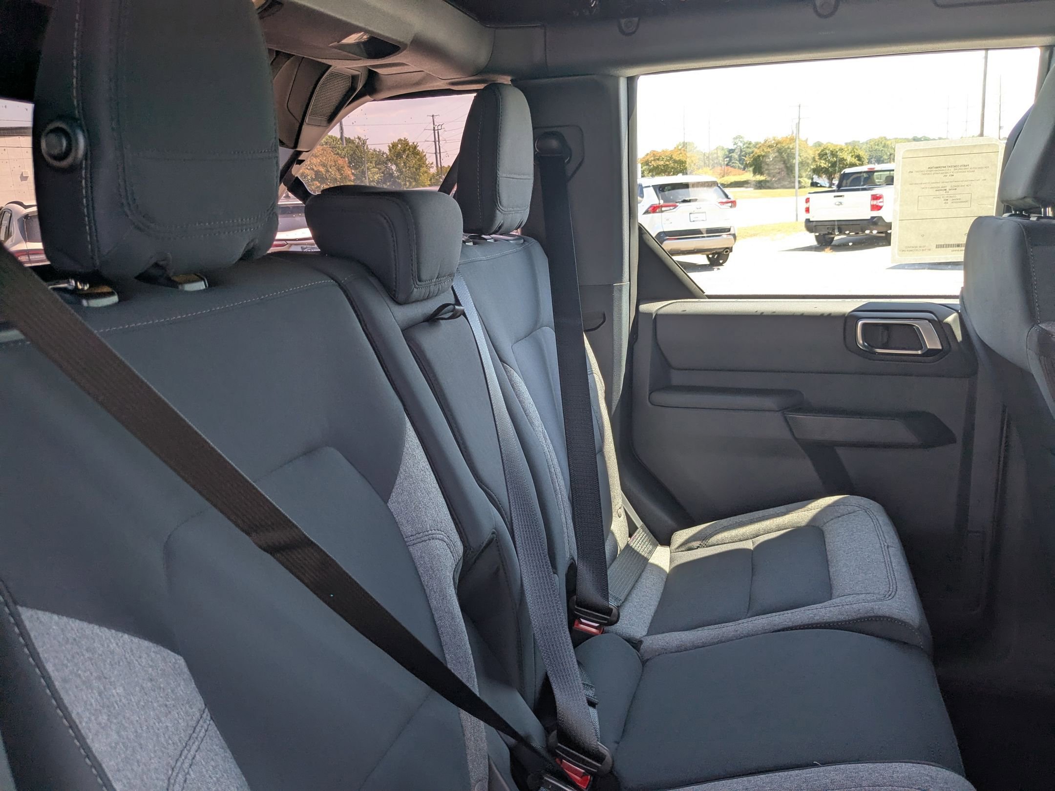 2025 Ford Bronco Base photo 25