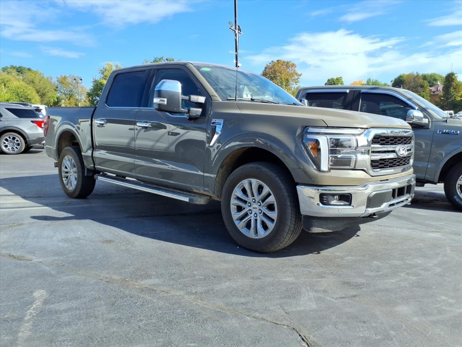 2025 Ford F-150 Lariat photo 2