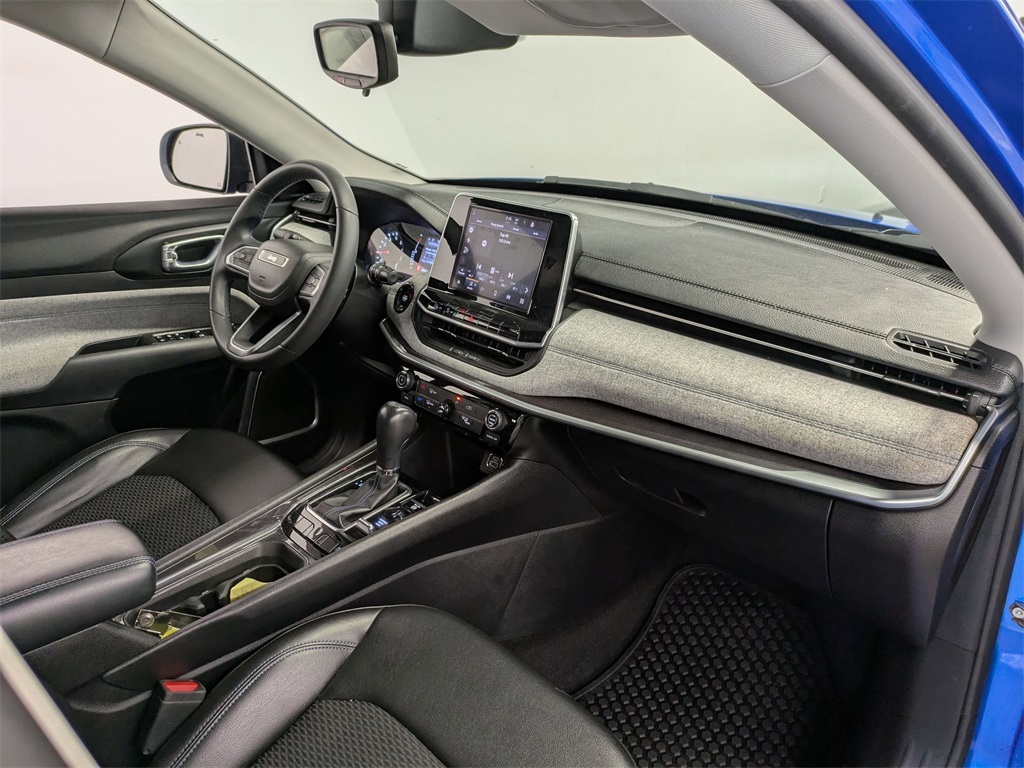 2022 Jeep Compass Latitude photo 20