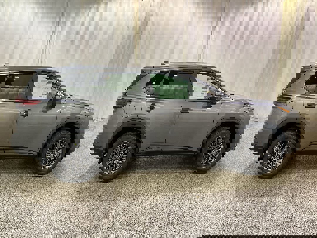 2026 Nissan Rogue S photo 4