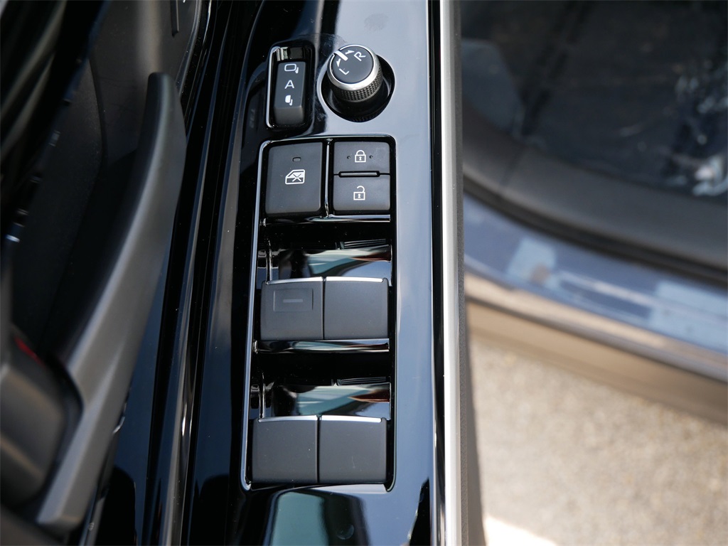 2024 Subaru Solterra Touring photo 18