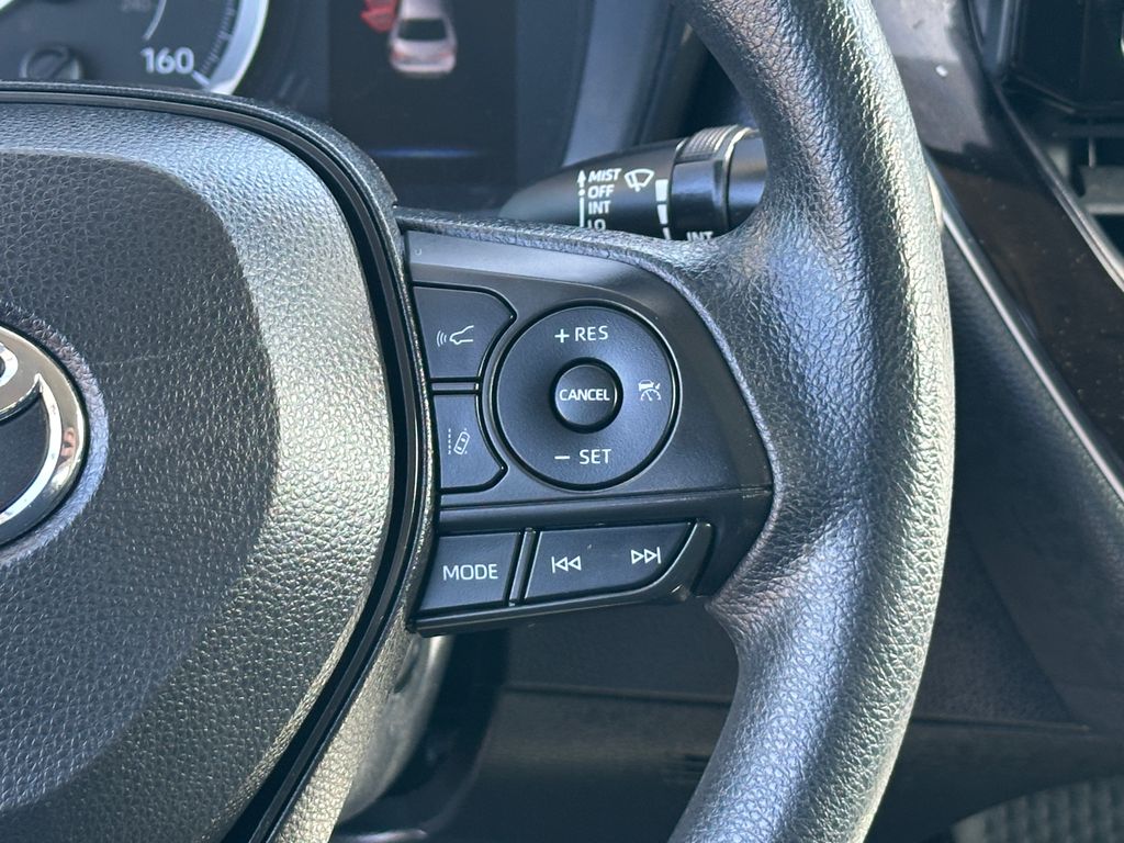 2022 Toyota Corolla LE photo 19