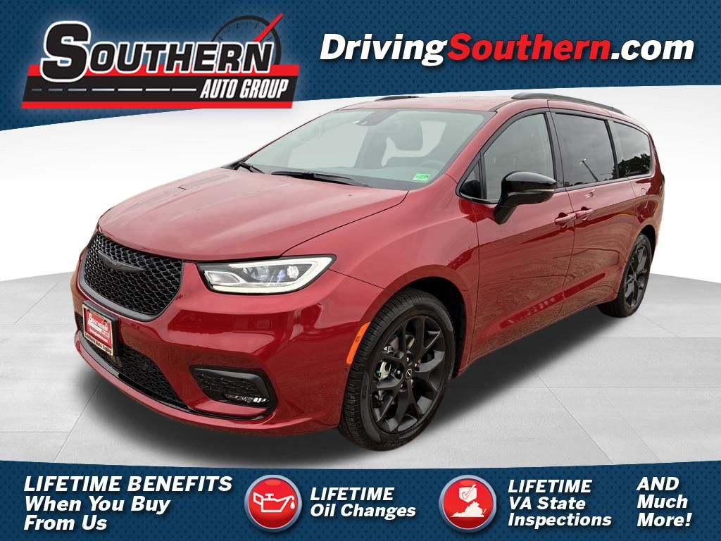 2026 Chrysler Pacifica Select's photo