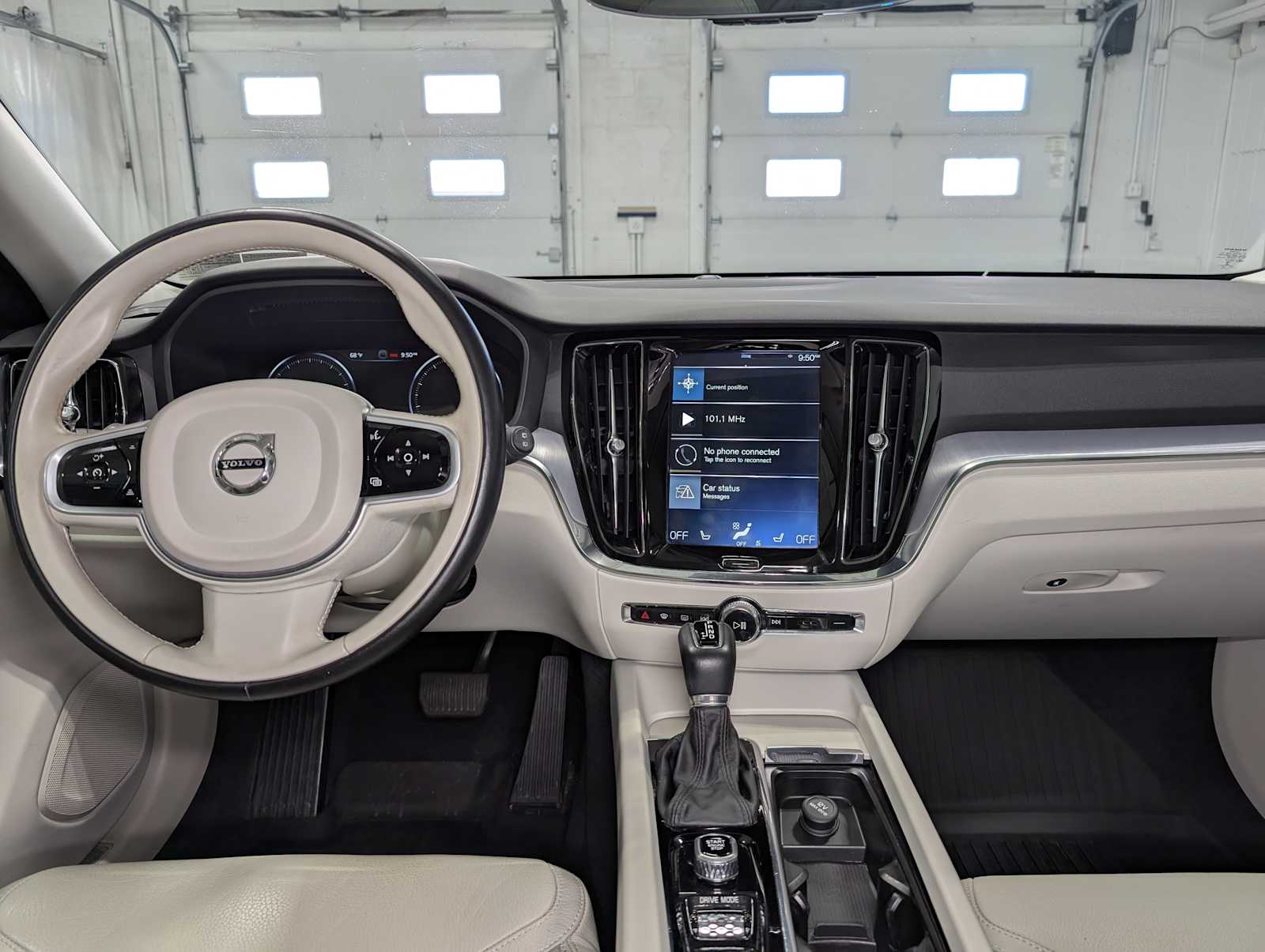 2020 Volvo V60 Cross Country photo 17