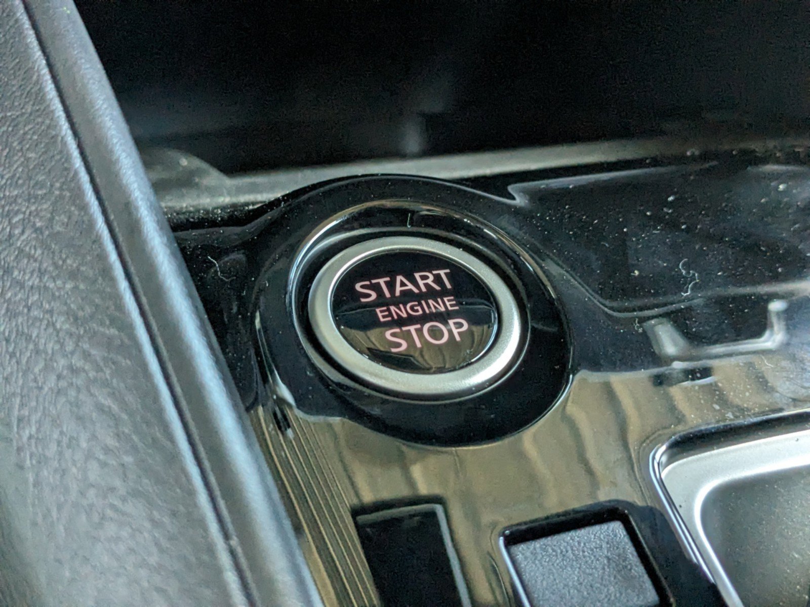 2025 Nissan Versa 1.6 SV photo 13