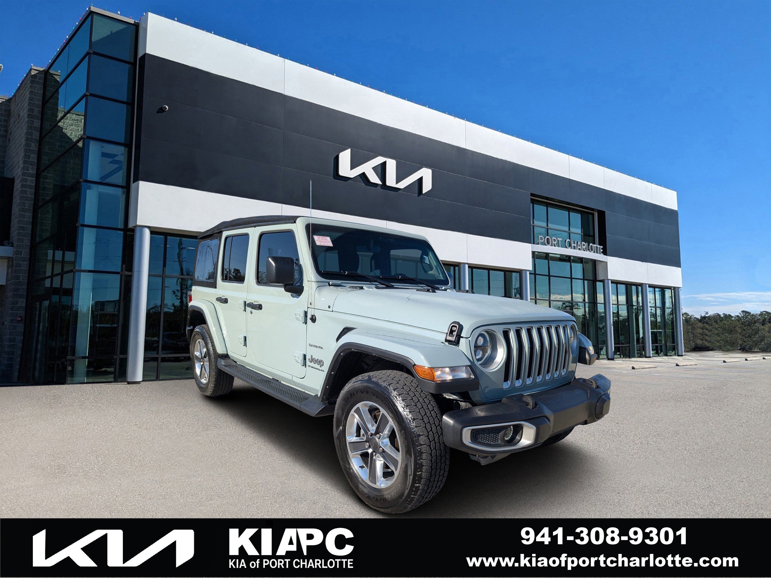2023 Jeep Wrangler 4-Door Sahara's photo