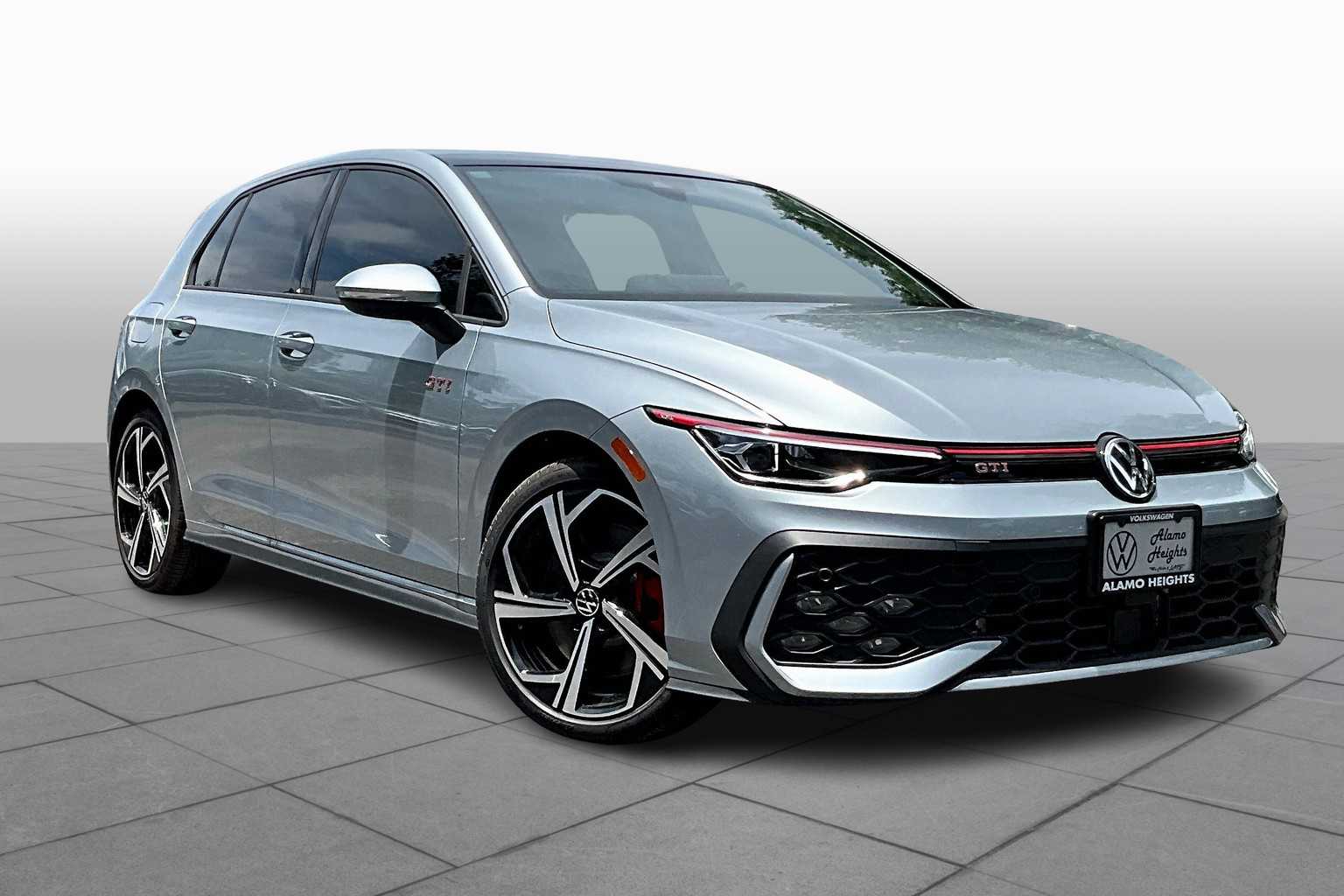 2025 Volkswagen Golf GTI SE photo 2