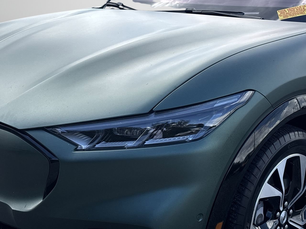 2021 Ford Mustang Mach-E Premium photo 5