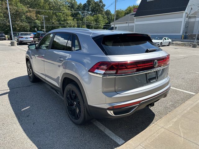 2026 Volkswagen Atlas Cross Sport SE photo 2