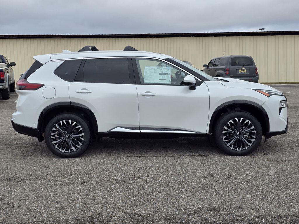 2026 Nissan Rogue Platinum photo 3