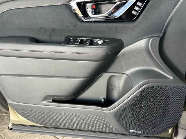 2025 Subaru Forester Touring photo 12