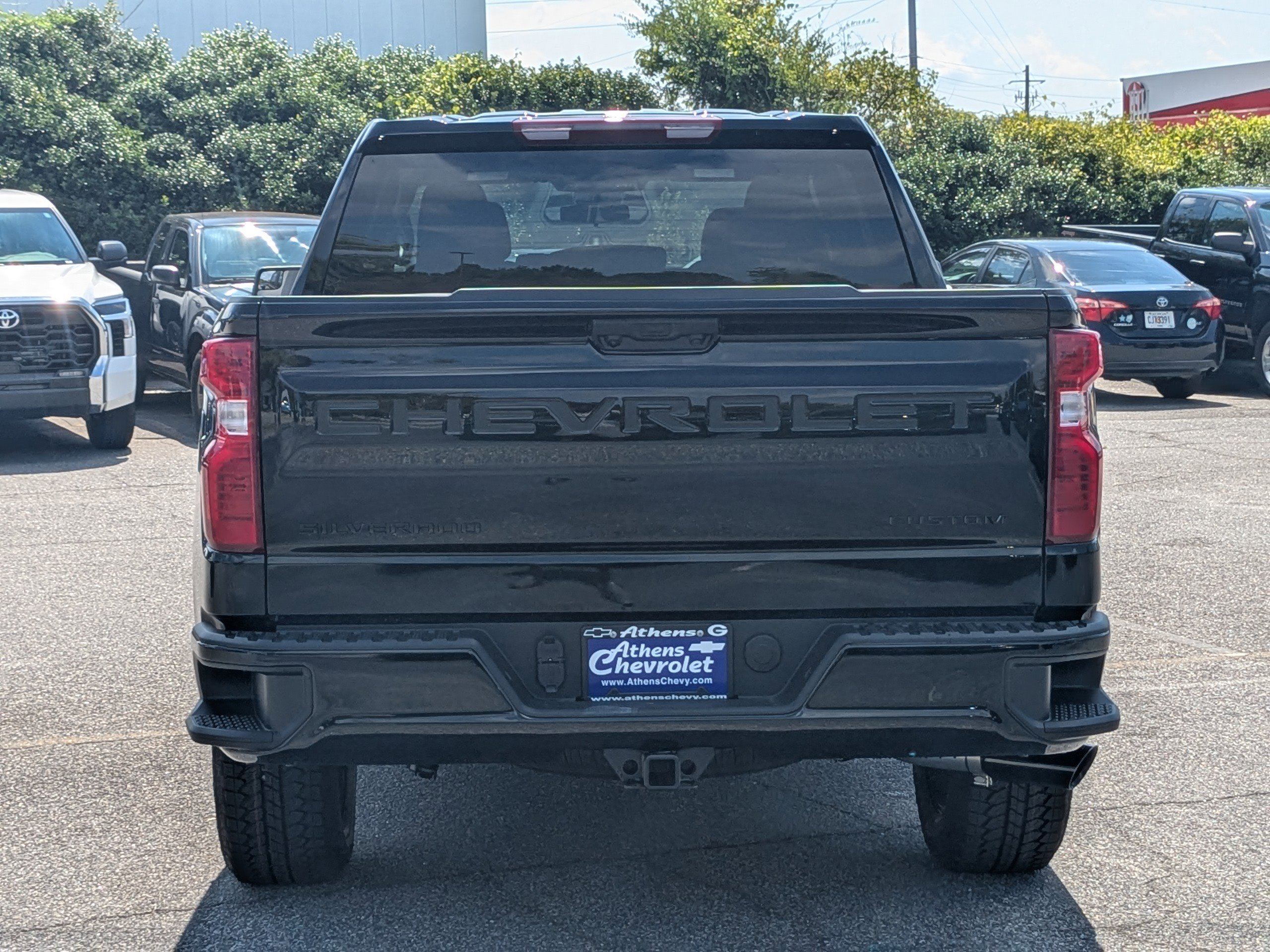 2025 Chevrolet Silverado 1500 Custom photo 5
