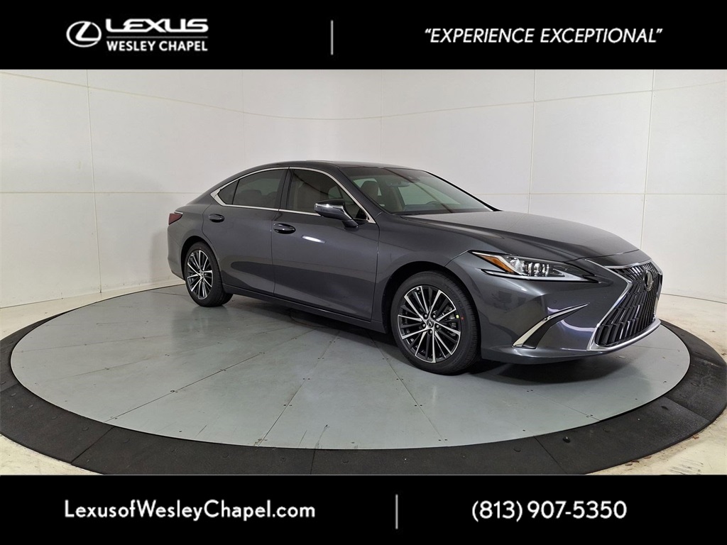 2025 Lexus ES 350's photo