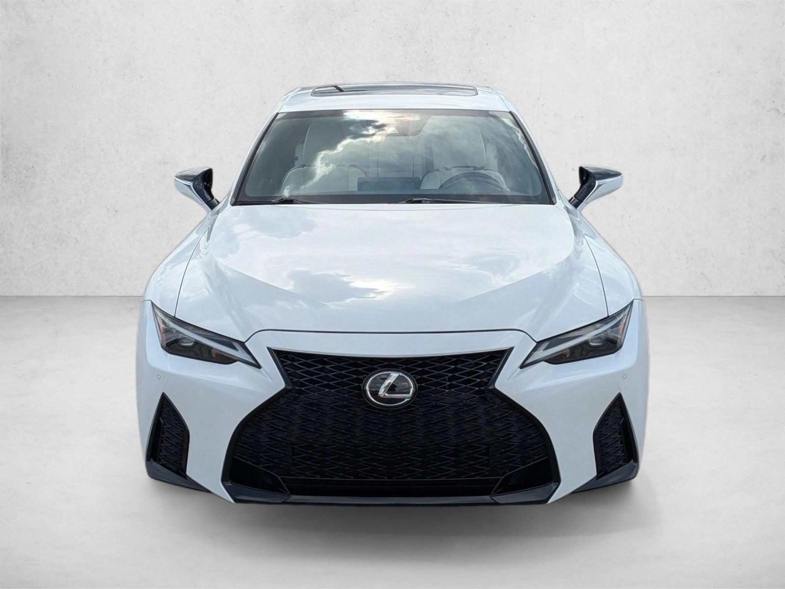 2021 Lexus IS 350 F SPORT photo 2