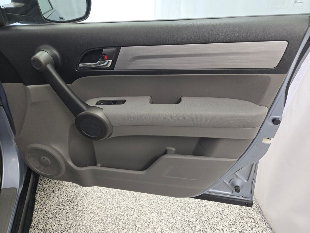 2011 Honda CR-V LX photo 6