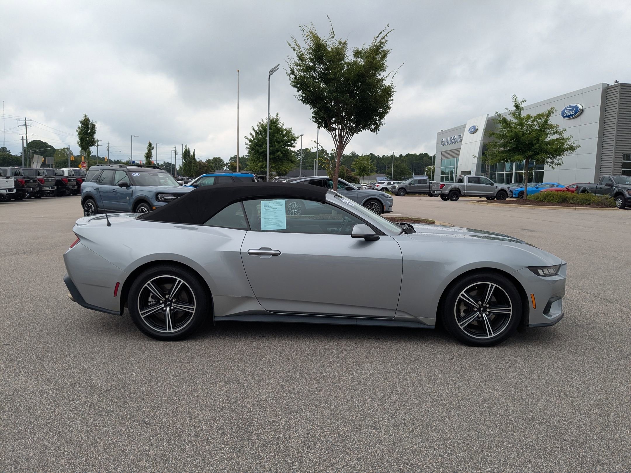 2024 Ford Mustang EcoBoost Premium Convertible photo 7