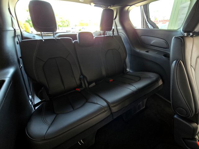 2025 Chrysler Pacifica photo 23