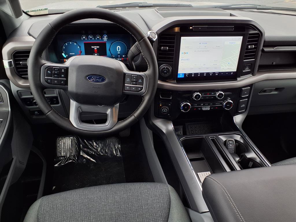 2025 Ford F-150 XLT photo 4