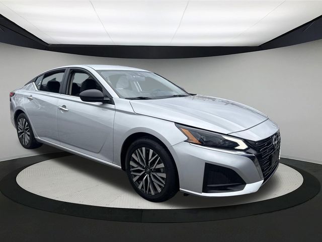 2024 Nissan Altima 2.5 SV photo 2