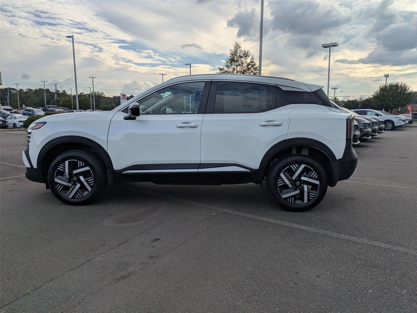 2026 Nissan Kicks SV photo 7