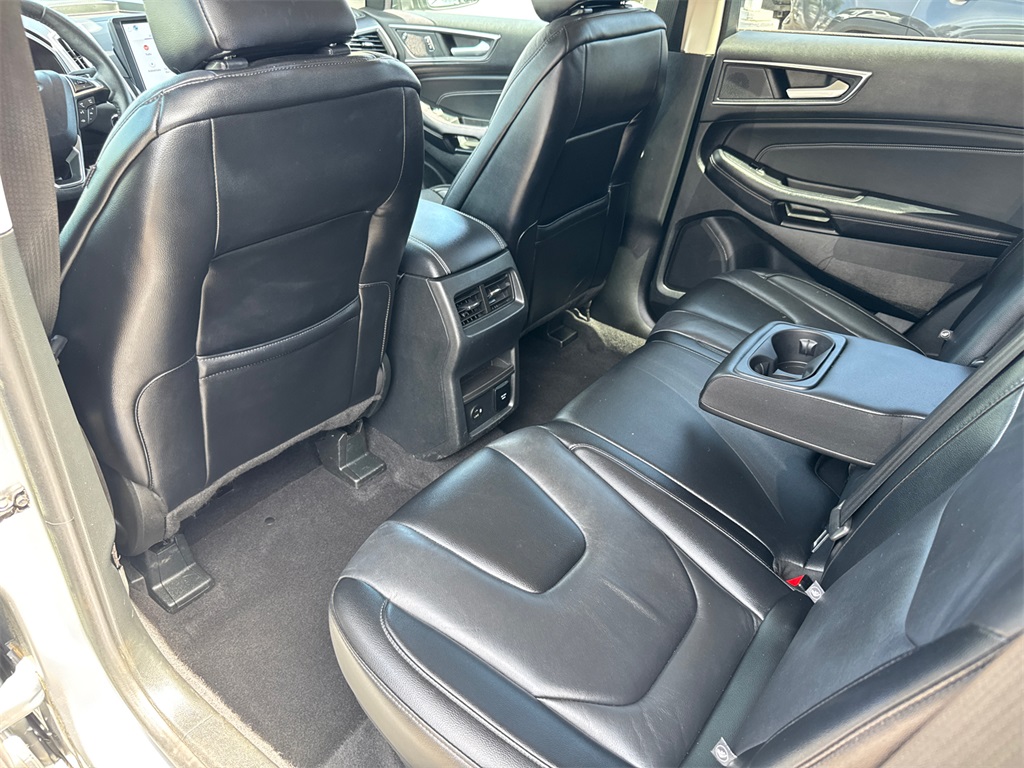 2022 Ford Edge Titanium photo 19