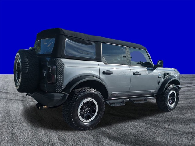 2023 Ford Bronco Black Diamond photo 3