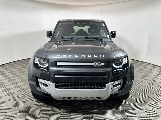 2025 Land Rover Defender 110 S photo 2