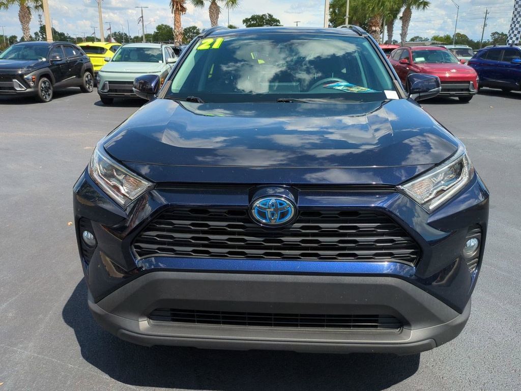 2021 Toyota RAV4 Hybrid XLE photo 16