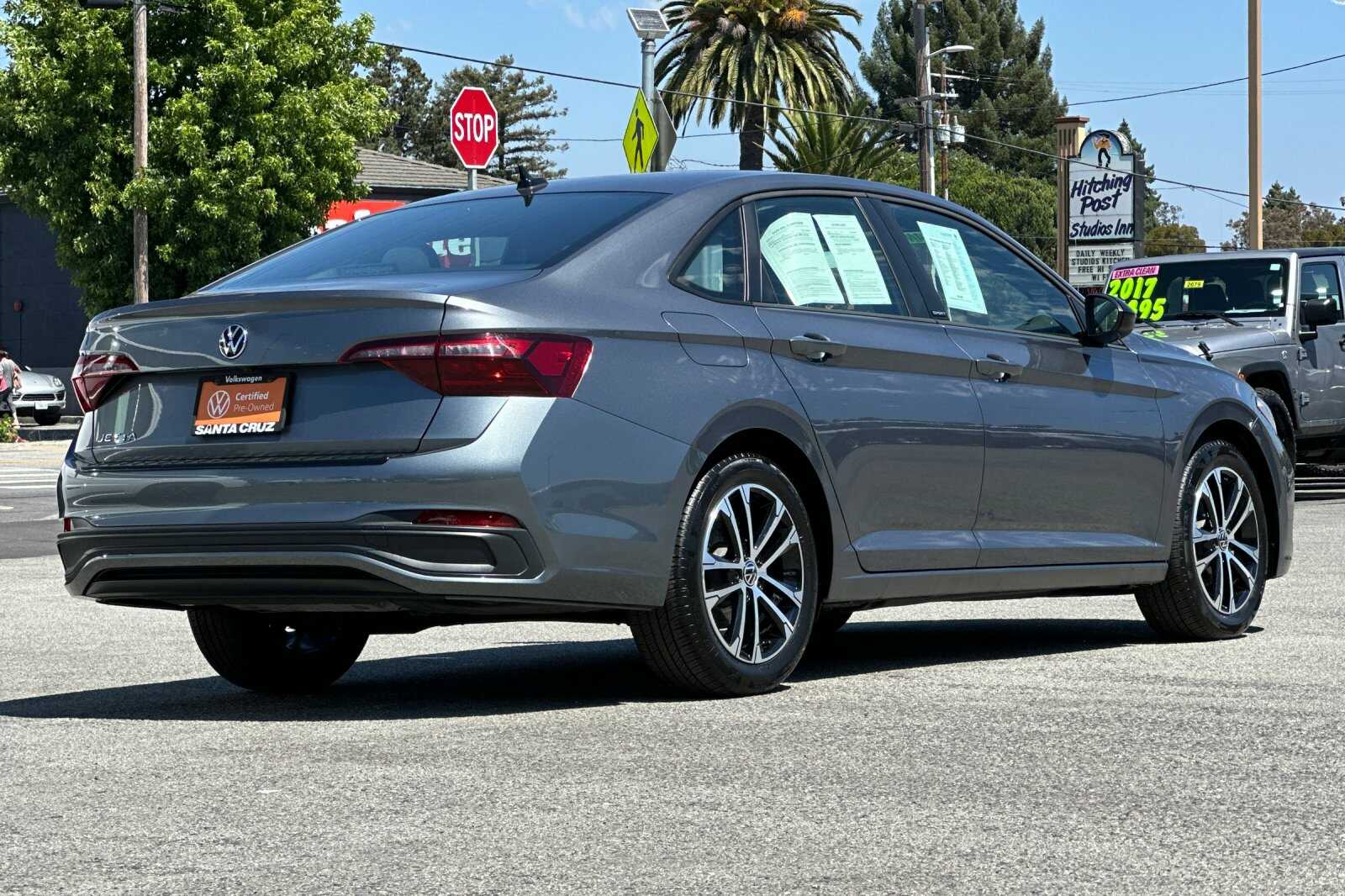 2024 Volkswagen Jetta 1.5T Sport photo 4