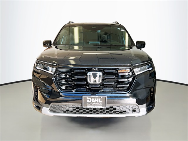 2025 Honda Pilot TrailSport photo 2