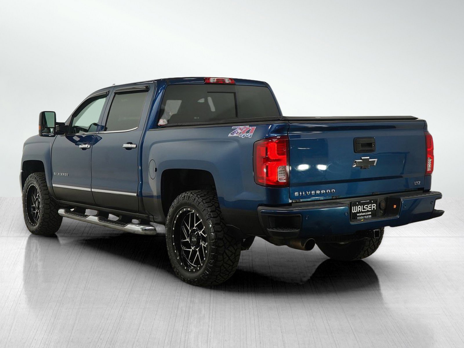 2017 Chevrolet Silverado 1500 LTZ photo 3