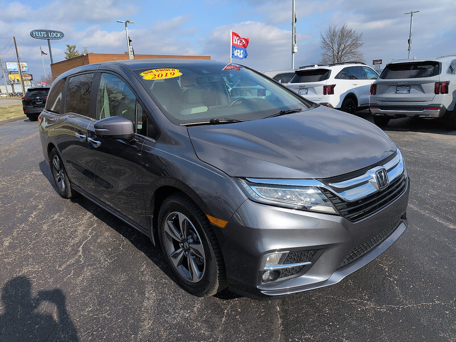2019 Honda Odyssey Touring's photo