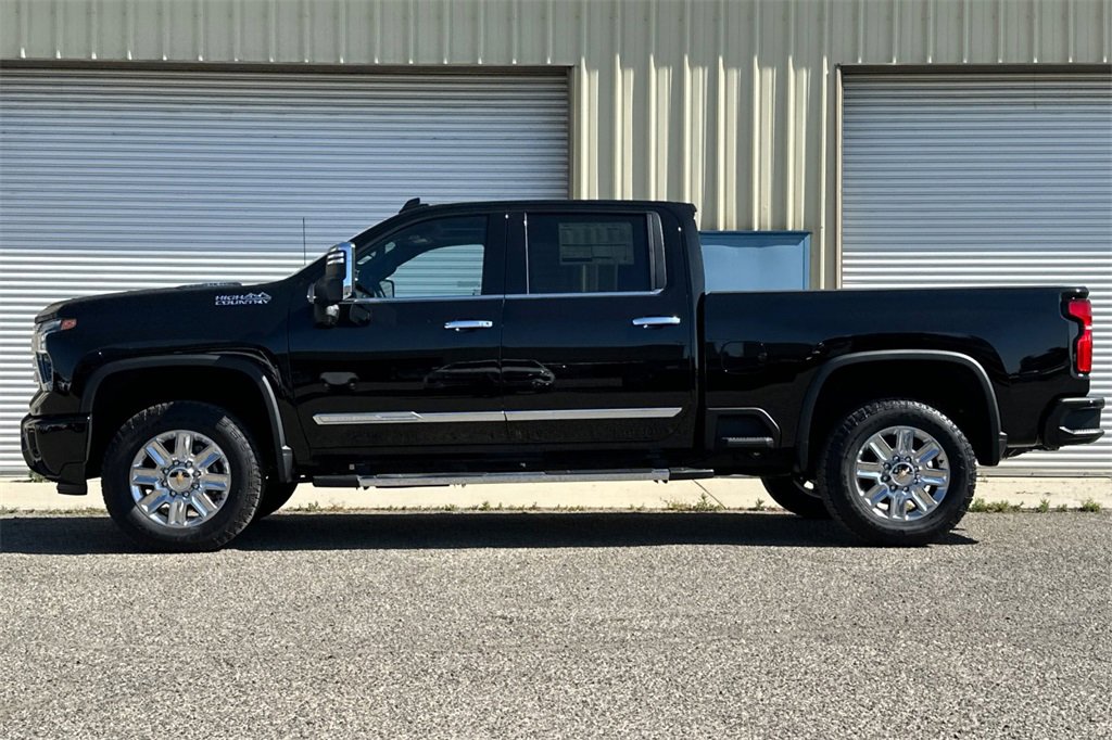 2025 Chevrolet Silverado 3500HD High Country photo 3