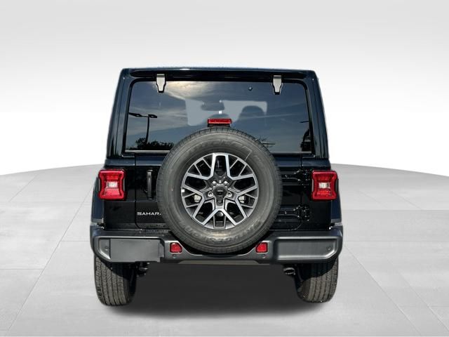 2025 Jeep Wrangler Sahara photo 3